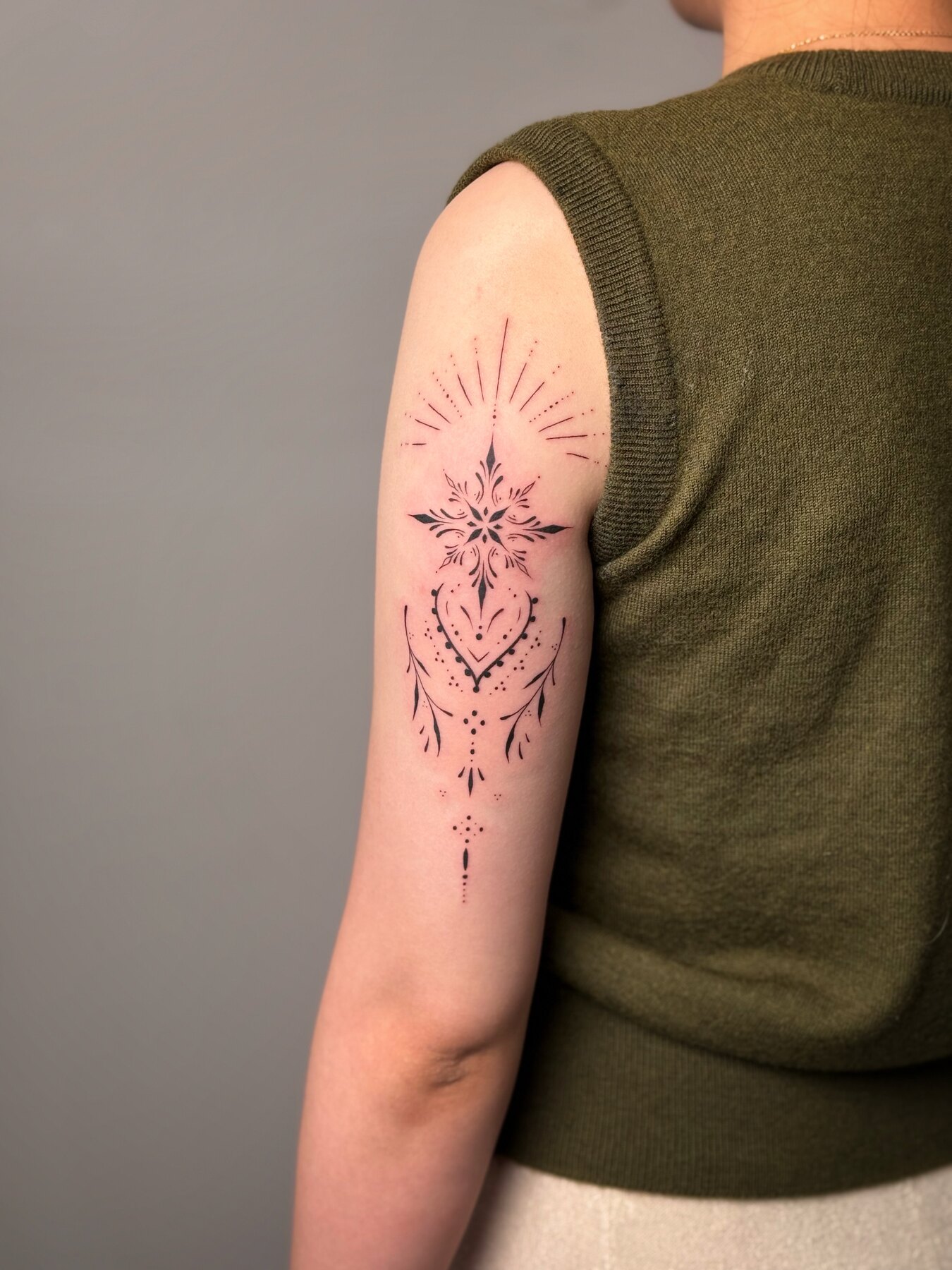 Ornamental Shoulder tattoo by EVEY N